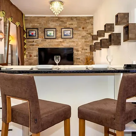 Fully Equipped With Cozy Lounge By Flat Mаnager