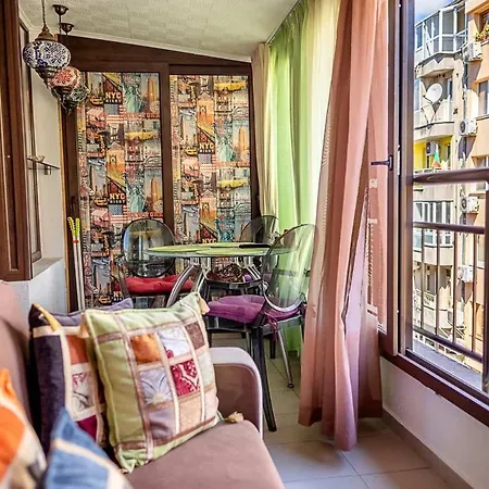 Апартаменти Fully Equipped With Cozy Lounge By Flat Mаnager